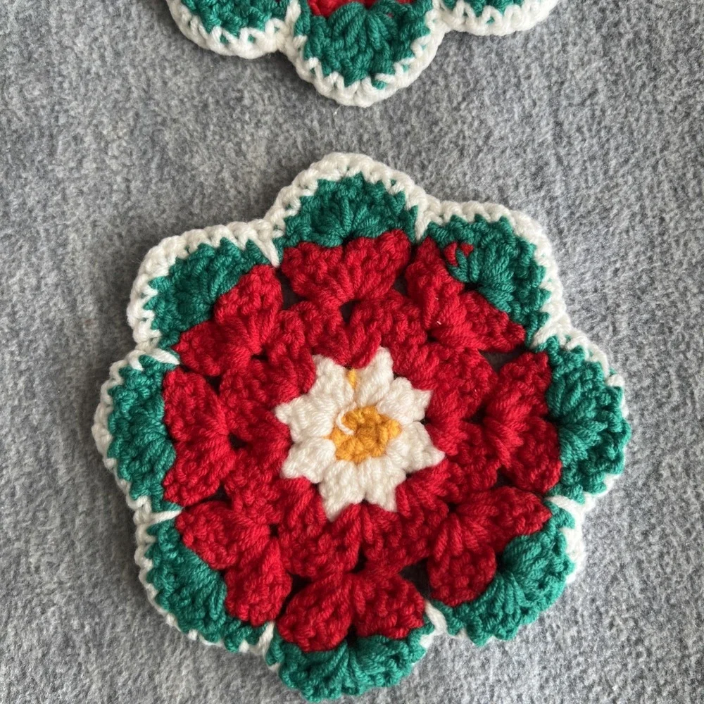 Poinsettia Christmas Coasters Pads Handmade Crochet Woven 4 Pk Home Decor 4